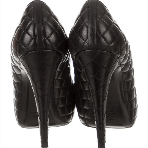 Authentic Chanel Quilted leather Pumps - Picture 2 of 7